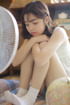 一边吃奶一边添P好爽视频